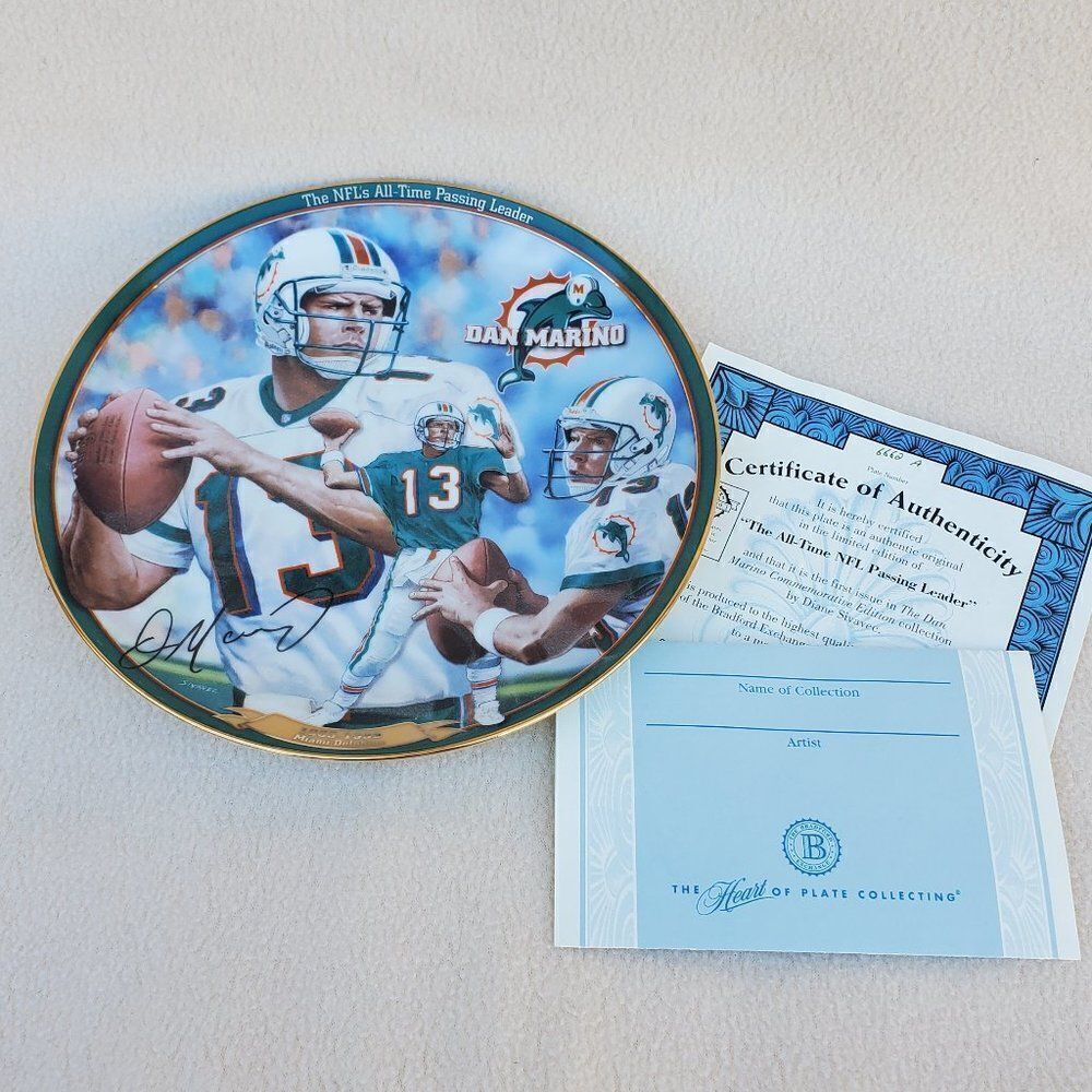 The Bradford Exchange Dan Marino Miami Dolphins collectible plate